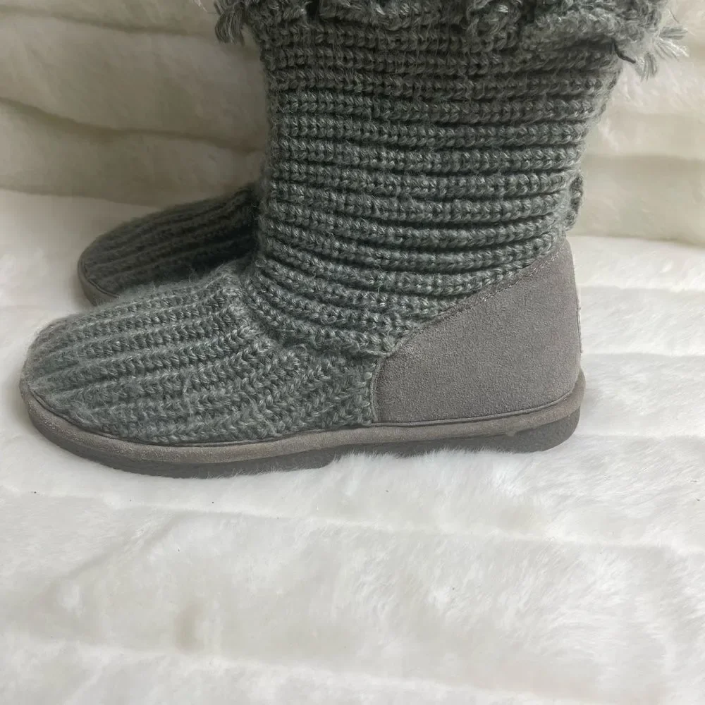 BearPaw gray knit sweater ankle boots suede back heels sheepskin footbed SZ8